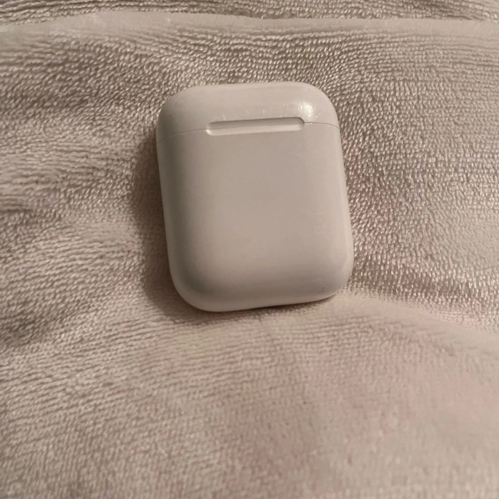 Wireless Earbuds with Charging Case - White